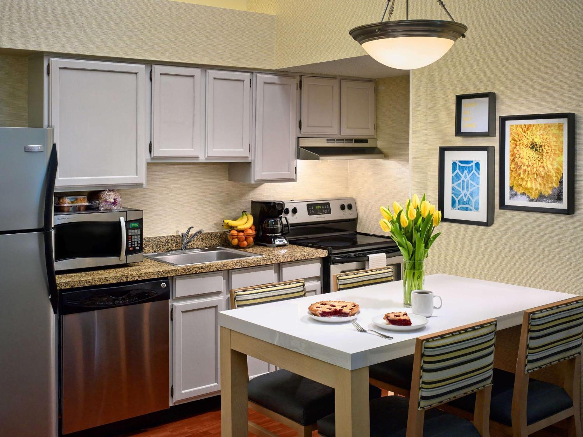 Sonesta Simply Suites Cleveland Airport Middleburg Heights Εξωτερικό φωτογραφία