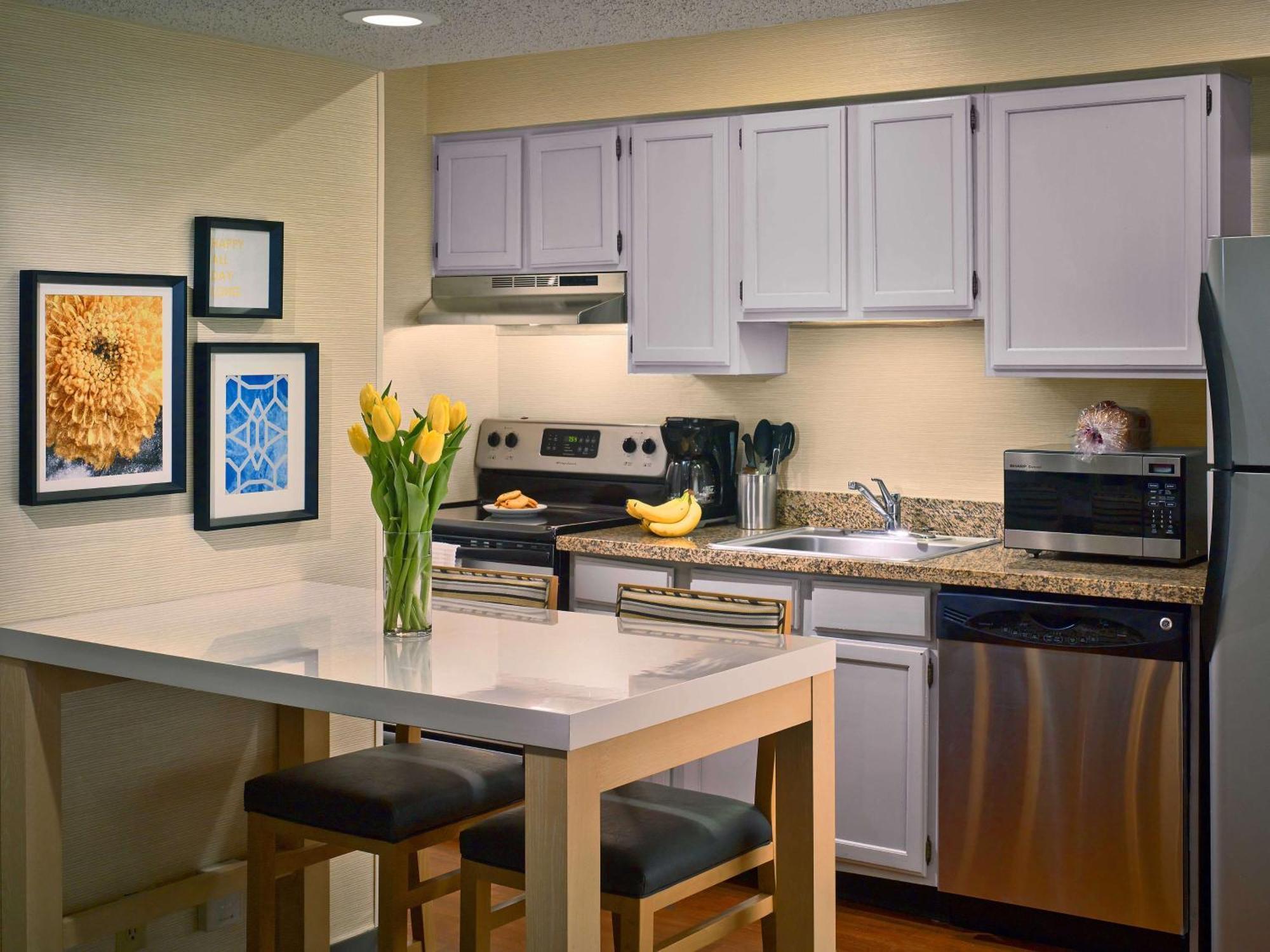 Sonesta Simply Suites Cleveland Airport Middleburg Heights Εξωτερικό φωτογραφία