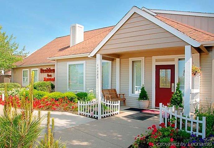 Sonesta Simply Suites Cleveland Airport Middleburg Heights Εξωτερικό φωτογραφία