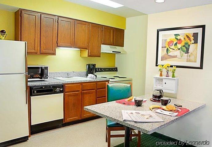 Sonesta Simply Suites Cleveland Airport Middleburg Heights Εξωτερικό φωτογραφία
