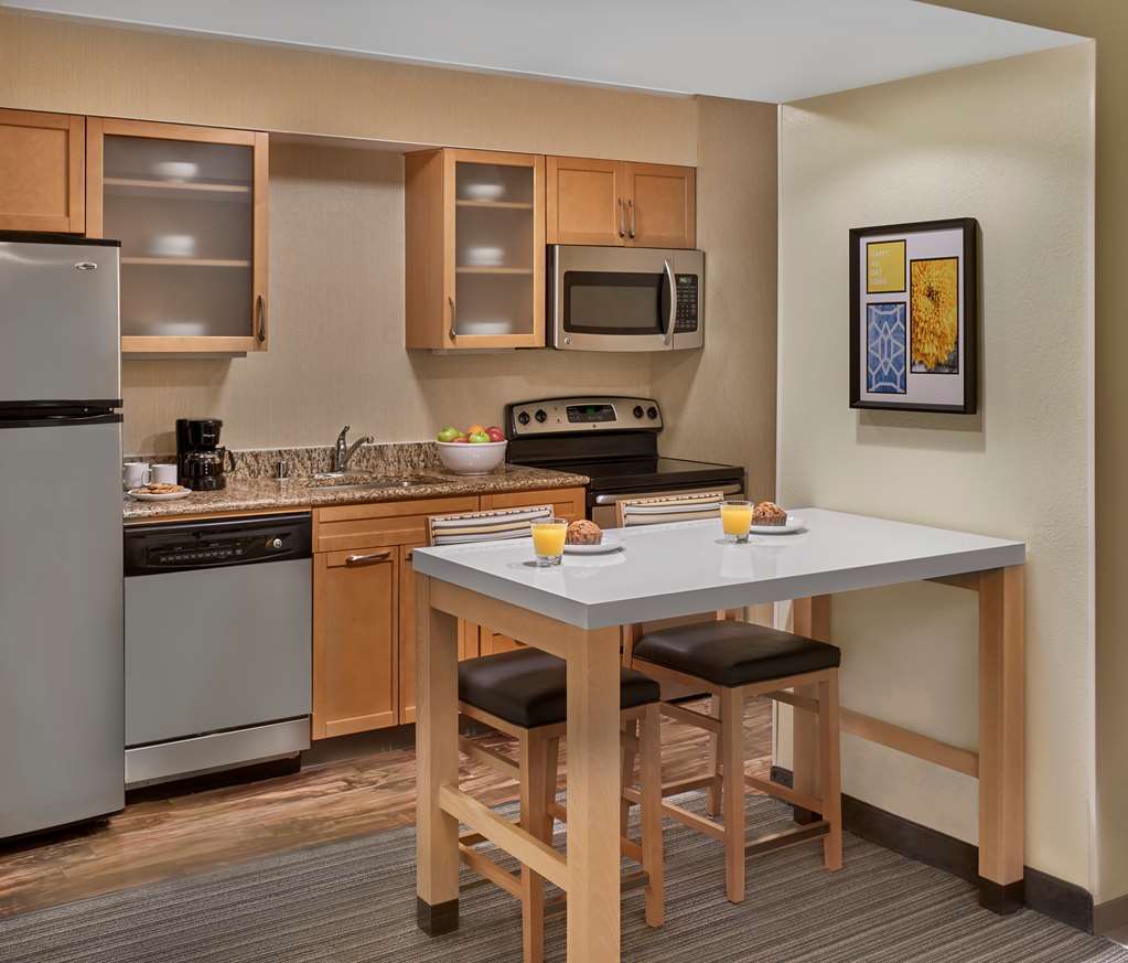 Sonesta Simply Suites Cleveland Airport Middleburg Heights Δωμάτιο φωτογραφία